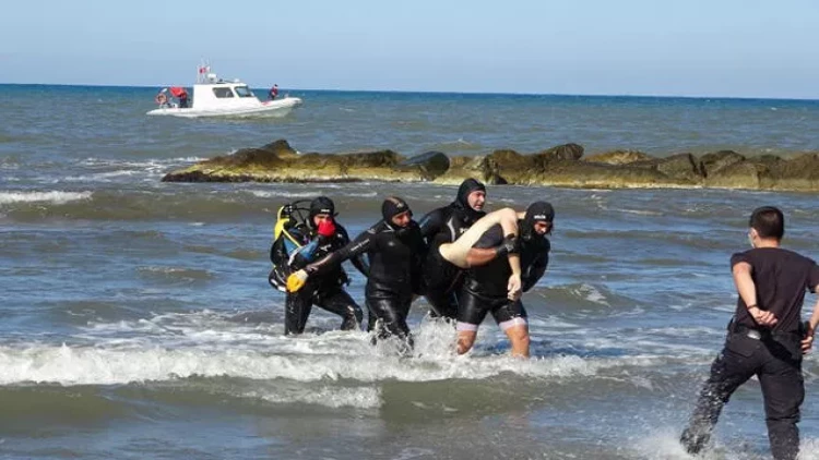 Buzovnada dənizdən 2 nəfərin meyiti çıxarıldı