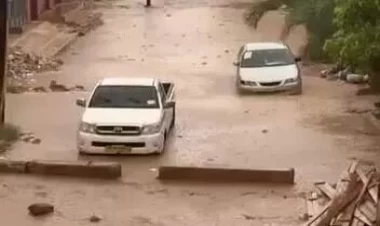 Aramsız sellər Liviyanı su altında qoydu - VİDEO