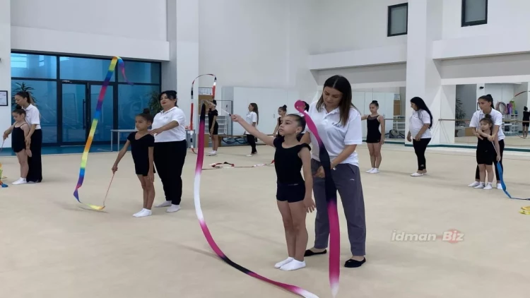 Milli Gimnastika Arenasında məşqçilərin təlim-məşq toplanışı keçirilir