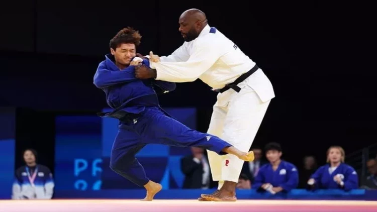 Paris-2024: Cüdoçu rəqiblər arasında 62 kq fərq