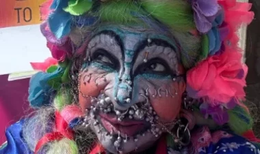 Dünyanın ən qəribə özəlliklərə malik qadınları - FOTOlar