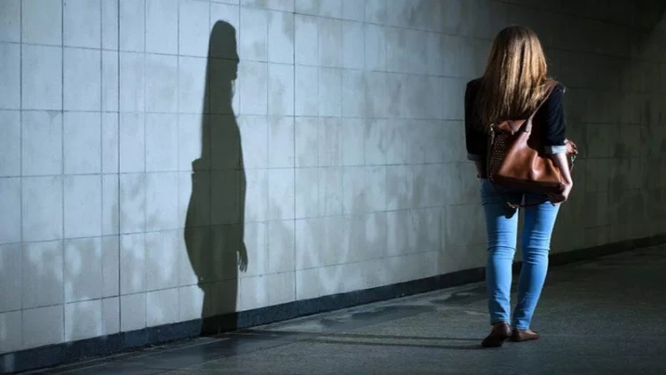 Polis Bakıda bu qızları AXTARIR - ADLAR