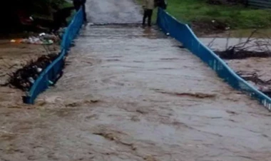 Qubada sel körpünü uçurdu, 6 kəndlə əlaqə kəsildi