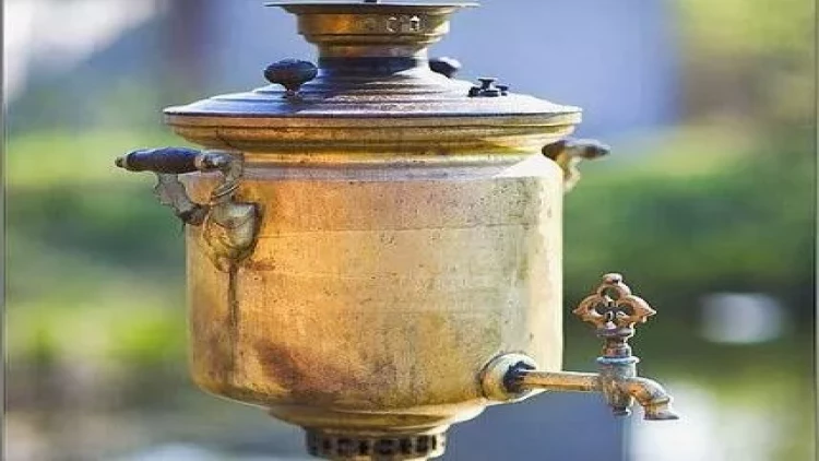 Bakıda iki qadın samovarı belə oğurladı - VİDEO