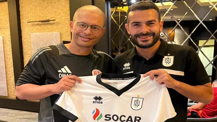 Emin Mahmudov Aleksə formasını hədiyyə edib