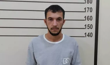 Ondan kömək istəyən təqaüdçülərin kartlarını taladı