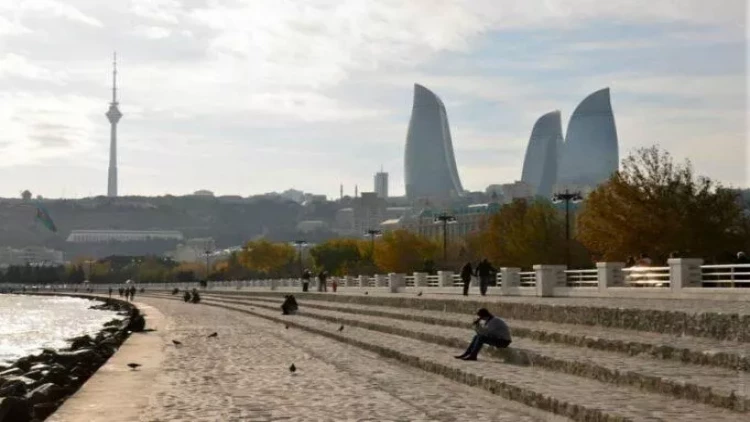 Bakı bulvarında qıza görə DAVA