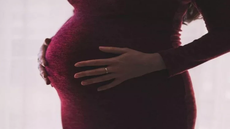 Masallıda 17 yaşlı ananın körpəsi ölü doğuldu - prokurorluq işə qarışdı - YENİLƏNİB