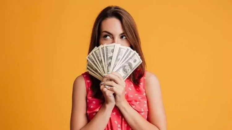 Ən xəsis bürclər - Hər şeydən çox pulu sevirlər