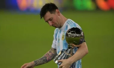Messi millidən gedir?