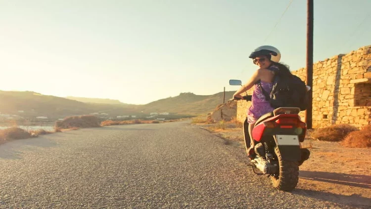 Moped sürücüsü necə yıxıldısa... – Azərbaycanda FACİƏ