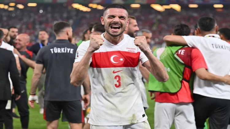 Merih Demiral “Fənərbağça”ya keçə bilər
