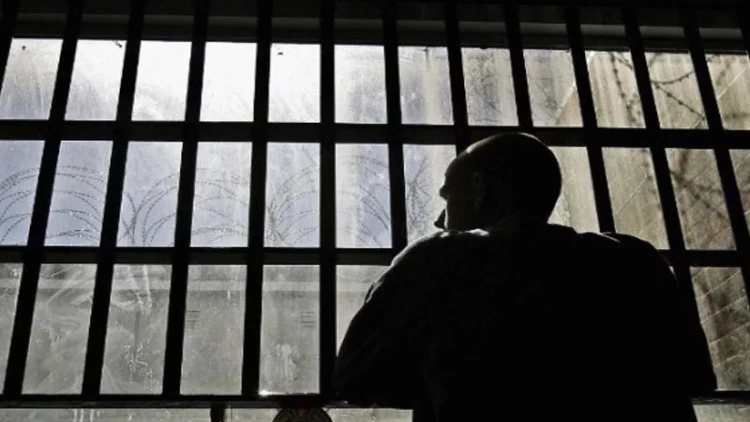 30 ildən çox məhkumluq həyatı yaşayan sakindən tapança götürüldü