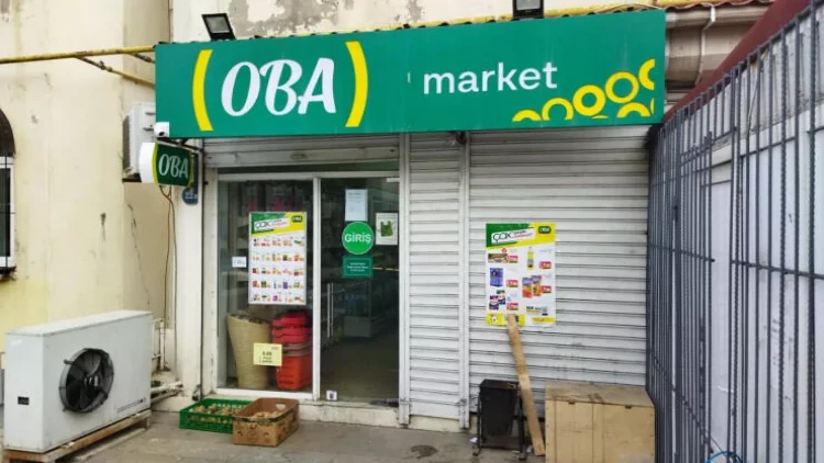 Bakıda məşhur marketdə oğurluq:  müdirin seyfini yardılar