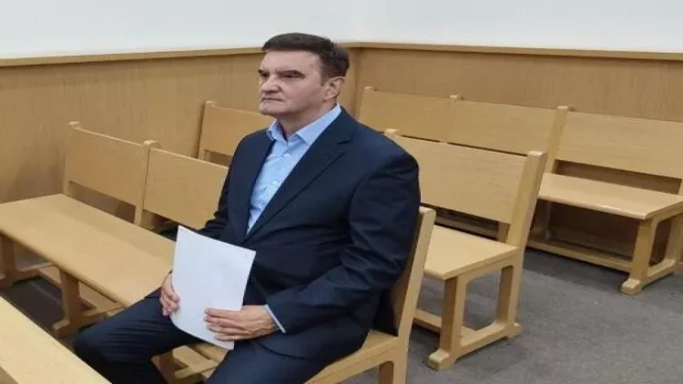 Tanınmış həkimə qarşı 400 minlik mülki iddia - Əmlaklarına həbs qoyulması istənildi