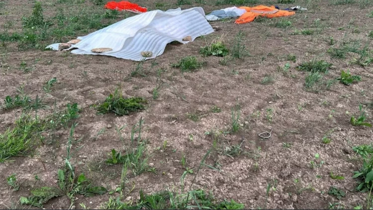 Paraşütü açılmayan  idmançı yerə çırpıldı: Ölümünü lentə aldı - FOTO