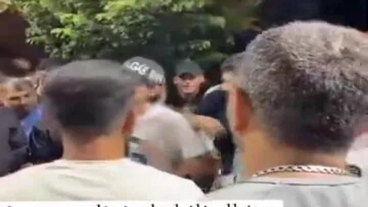 Balaəlini saxlaya bilmədilər - Meyxanaçılar arasında dava - VİDEO