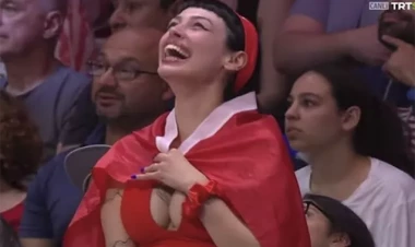 Türkiyə canlı yayıma düşən bu qadını danışır - VİDEO