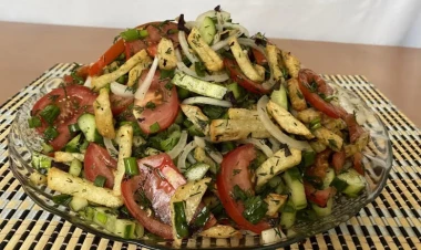 Asan və tez hazırlanan yay salatı