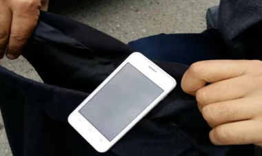 İmtahanda 4 nəfərdə mobil telefon AŞKARLANDI