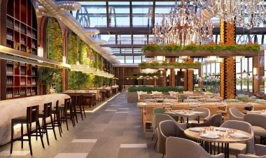 Qızlar tualetə görə restoran sahibini döydülər - FOTO