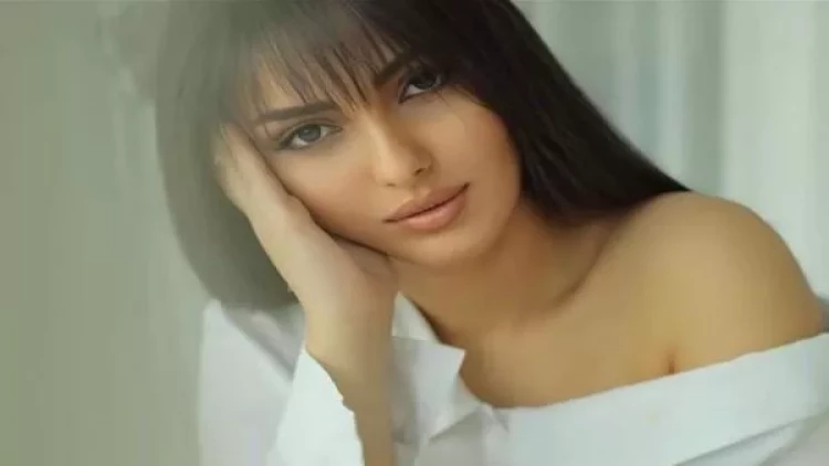 Prokuror 55 min manat mənimsəyən xanım mühasibə ağır cəza istədi