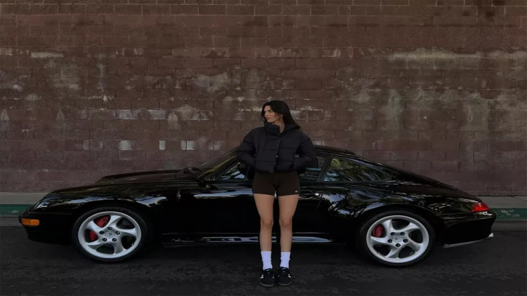 Kendall bikinisiz FOTOlarını paylaşdı