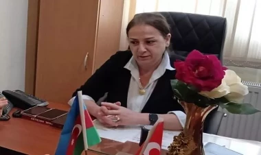 “Direktor dərs vaxtı şagirdin saçını kəsmişdi...” - VİDEO