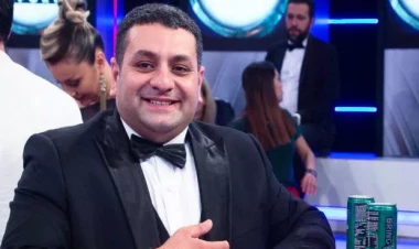 Bərbər Elcan Rəsulovun FOTOsunu müştərinin saçına çəkdi – VİDEO