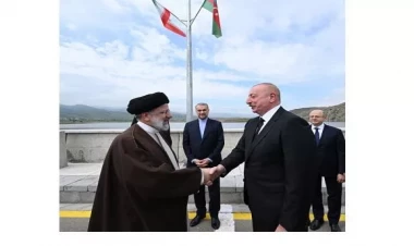 İlham Əliyev və Rəisi Azərbaycan-İran dövlət sərhədində görüşüblər - FOTO