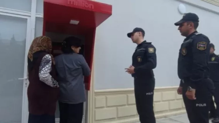 Bank kartlarından oğurluq halları artıb: Qarşısını necə almalı?