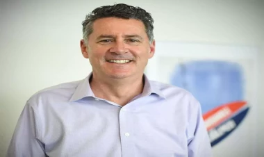 Harri Kemian Azərbaycana gələcək