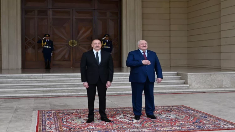 Aleksandr Lukaşenkonun rəsmi qarşılanma mərasimi olub - VİDEO - FOTO