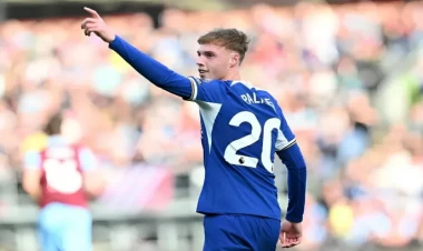 Palmer Lemparda çatdı