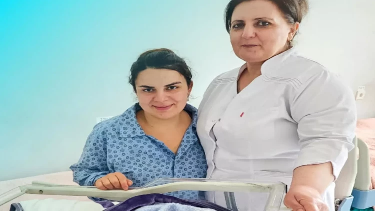 Gecə saatlarında ambulansda dünyaya gəldi - FOTOlar