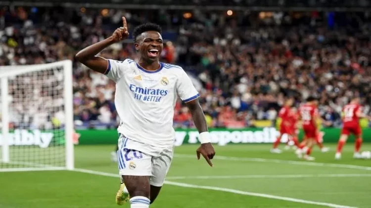 Vinisius 1-ci, Messi 16-cı - 