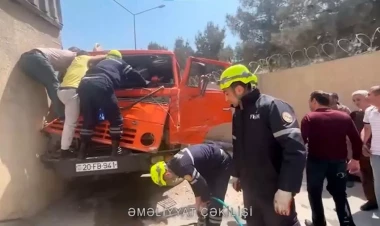 Xırdalanda yük avtomobilləri toqquşdu, yaralılar var