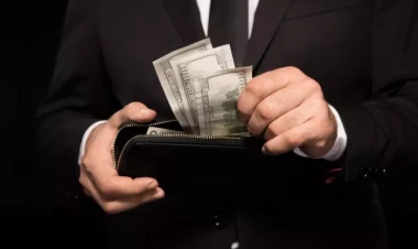 Gündə cəmi 20 dəqiqə işləyir: Ayda 40 min dollardan çox qazanır