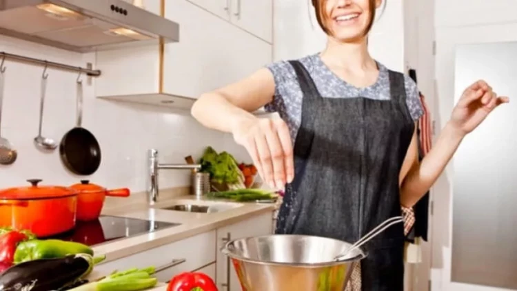 Mətbəxdə ən lazımsız 4 ləvazimat