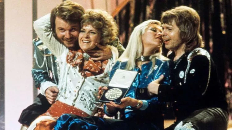 Əfsanəvi ABBA geri qayıdır