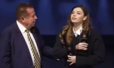 Yaşlı kişinin əlini Afradan çəkməməsi gərginlik yaratdı - Aktrisa belə reaksiya verdi - VİDEO