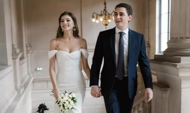 Rusiyalı model milyarderlə ailə qurdu - FOTOlar