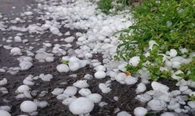 Kəlbəcərə dolu düşdü