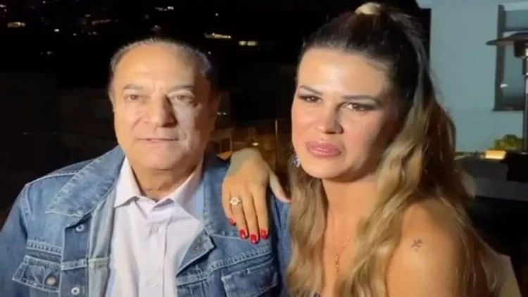 Mehmet Ali Erbilin özündən 40 yaş kiçik sevgilisi ilə VİDEOsu gündəm oldu