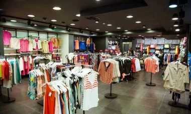 Mağazada qadının bu davranışı müzakirə səbəbi oldu - VİDEO