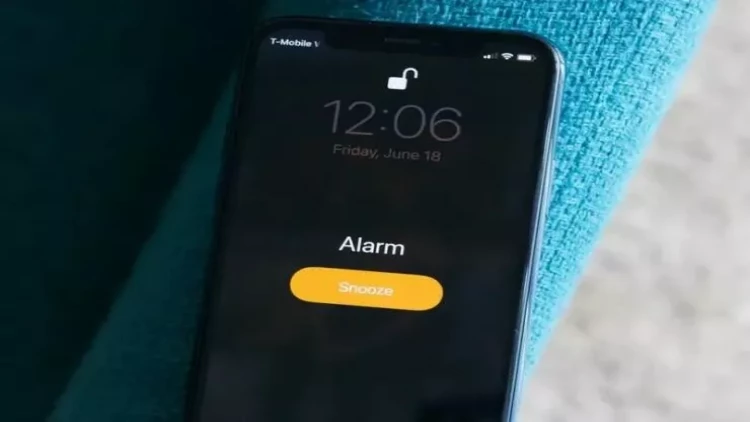 Bəzi iPhone-ların zəngli saat xüsusiyyəti işləməməyə başlayıb