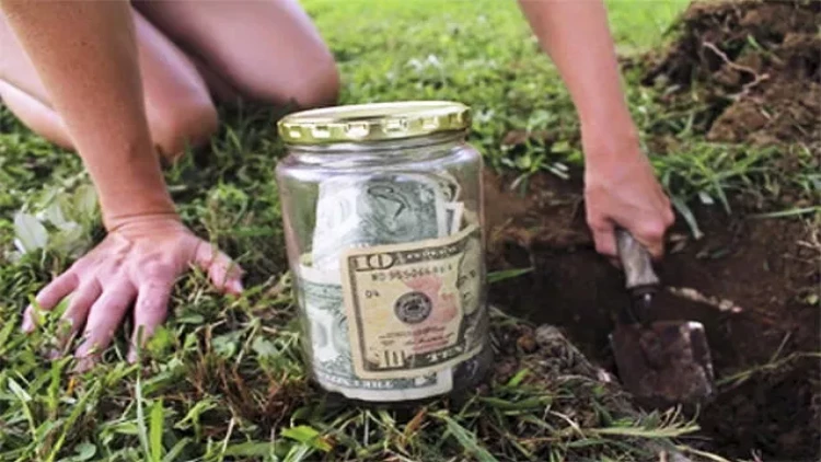 Uşaq evdən 45 min oğurlayıb bağda gizlətdi