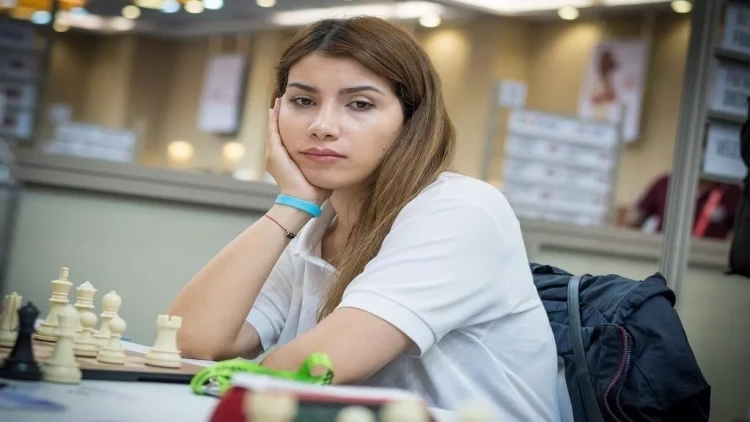 Şəhriyar geriləyib, Ülviyyə mövqeyini qoruyub