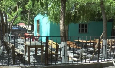 Çayxananın bağlanması xoşuna gəlmədi, obyekt işlədəni bıçaqladı – TƏFƏRRÜAT - VİDEO