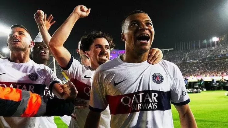 PSJ 12-ci dəfə Fransa çempionu oldu